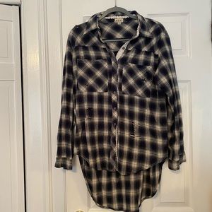 POL Oversized distressed flannel - size small - navy blue green and white